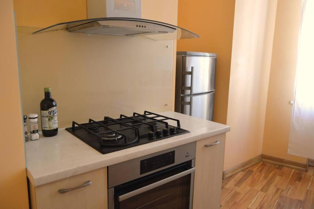Spacious Old Town Family Peachy 2 Bedrooms Apartment, Nearby The Riga Presidential Castle Экстерьер фото
