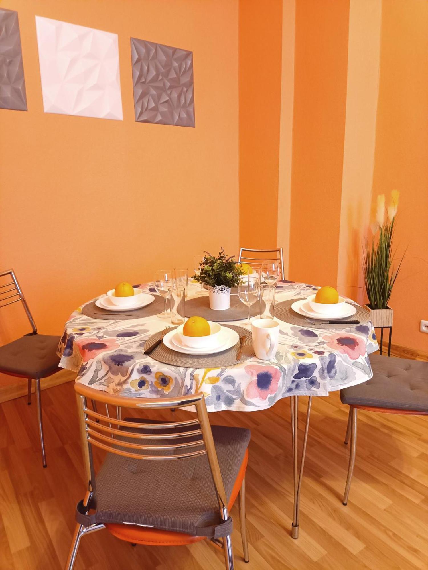 Spacious Old Town Family Peachy 2 Bedrooms Apartment, Nearby The Riga Presidential Castle Экстерьер фото